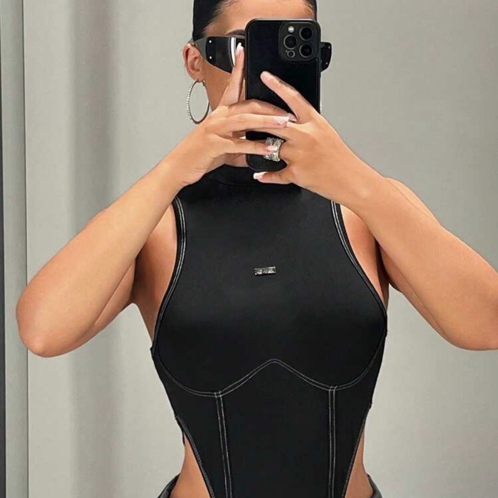 Black sleeveless bodysuit